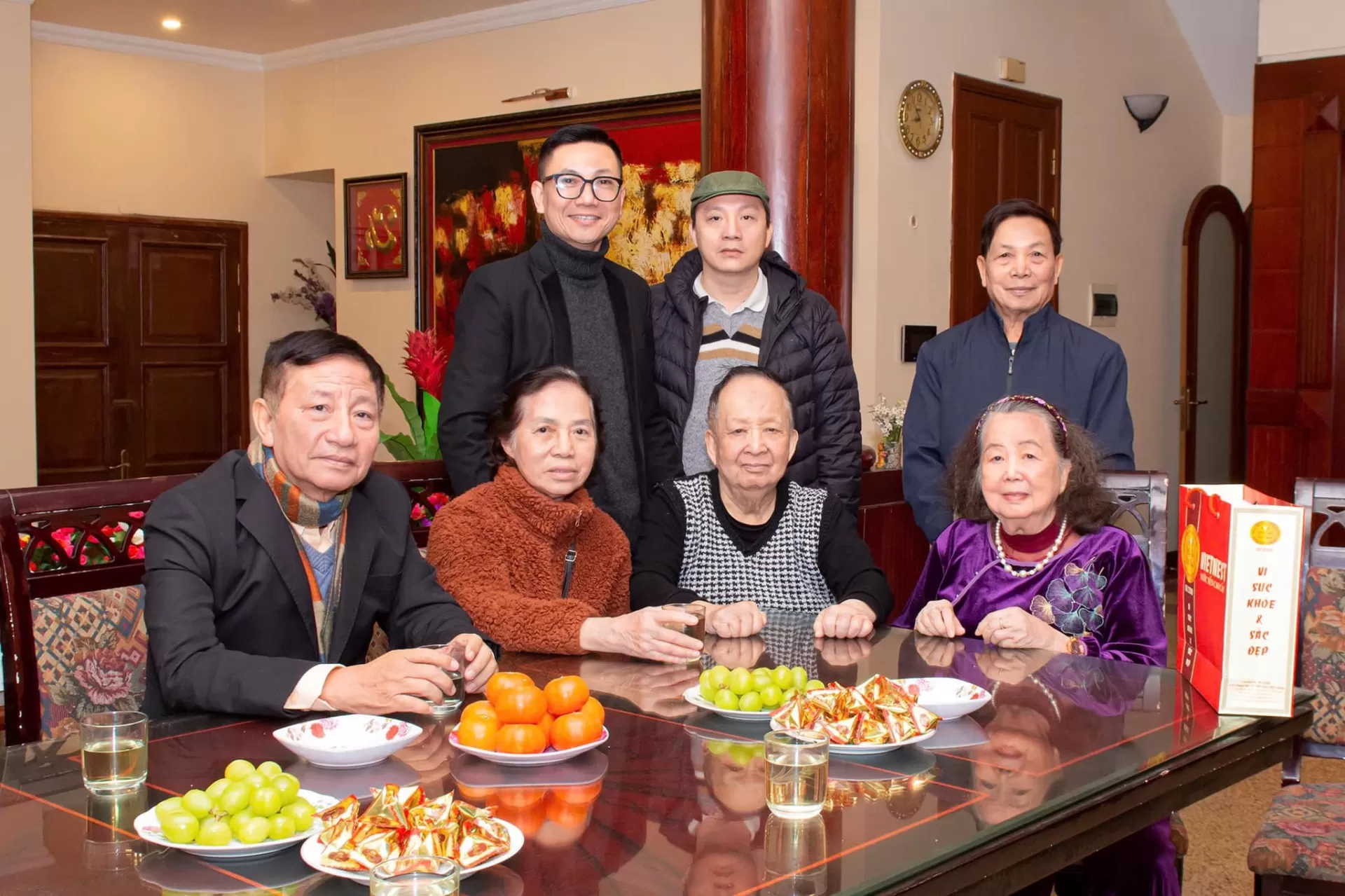 Thăm hỏi và chúc Tết các cụ cao niên từ 90 tuổi trở lên và các cụ đang đau yếu trong dòng họ